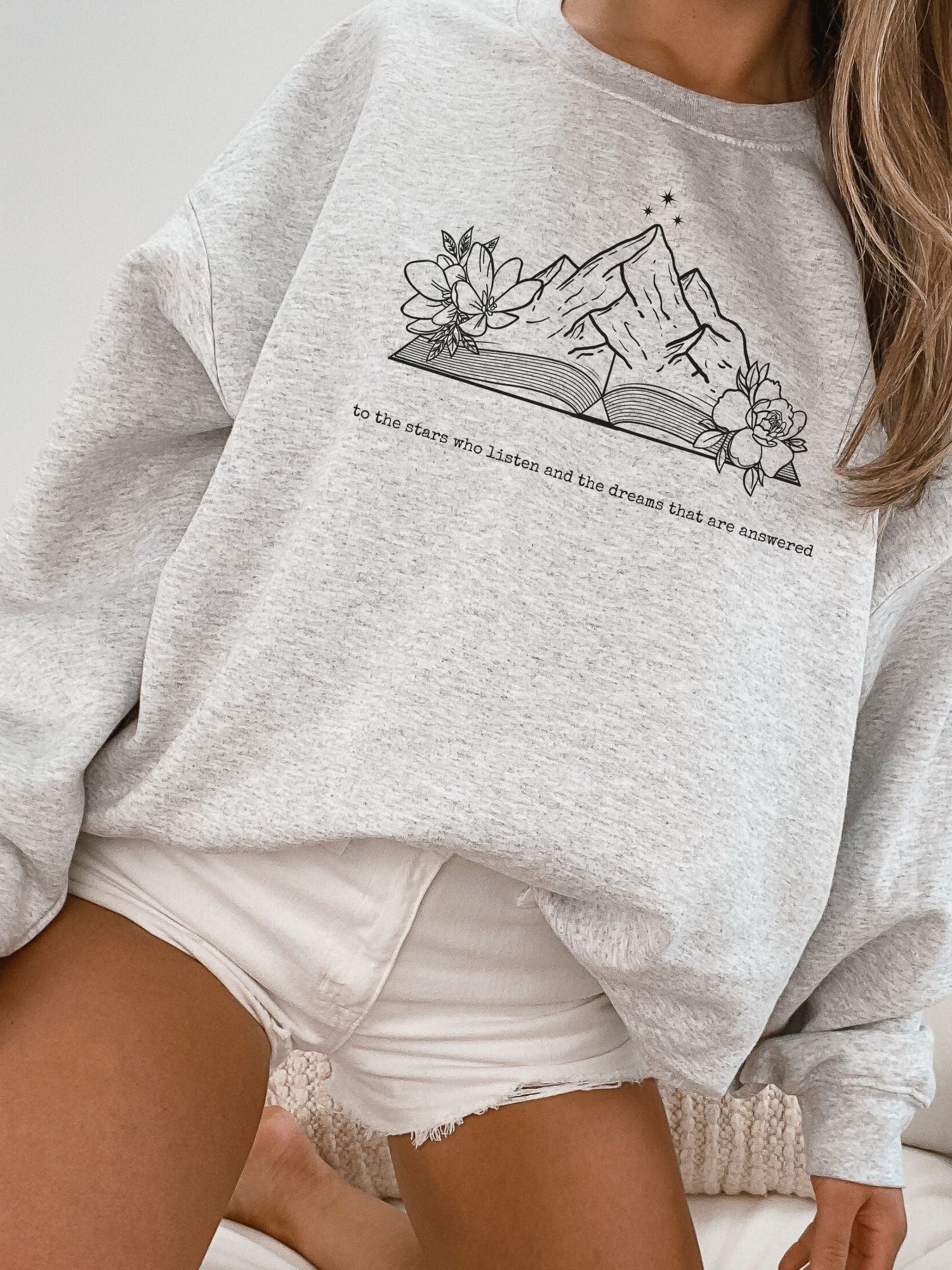 To The Stars Who Listen Sweatshirt | ACOTAR Merch - TheLibraryCloset