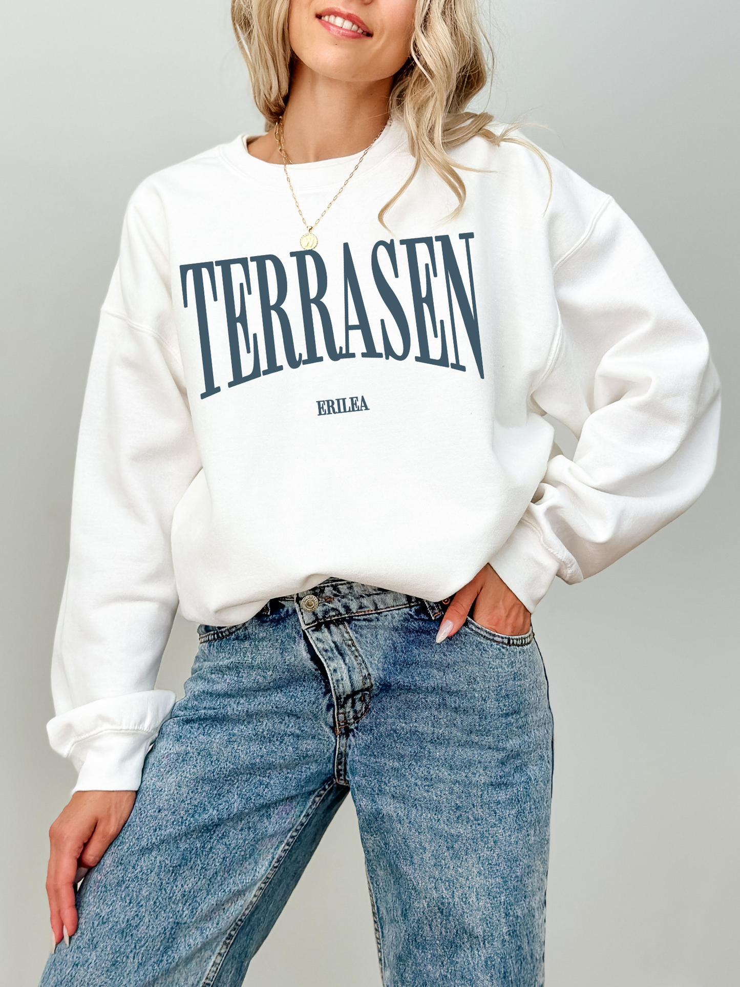 Terrasen Sweatshirt | Throne of Glass Merch - TheLibraryCloset