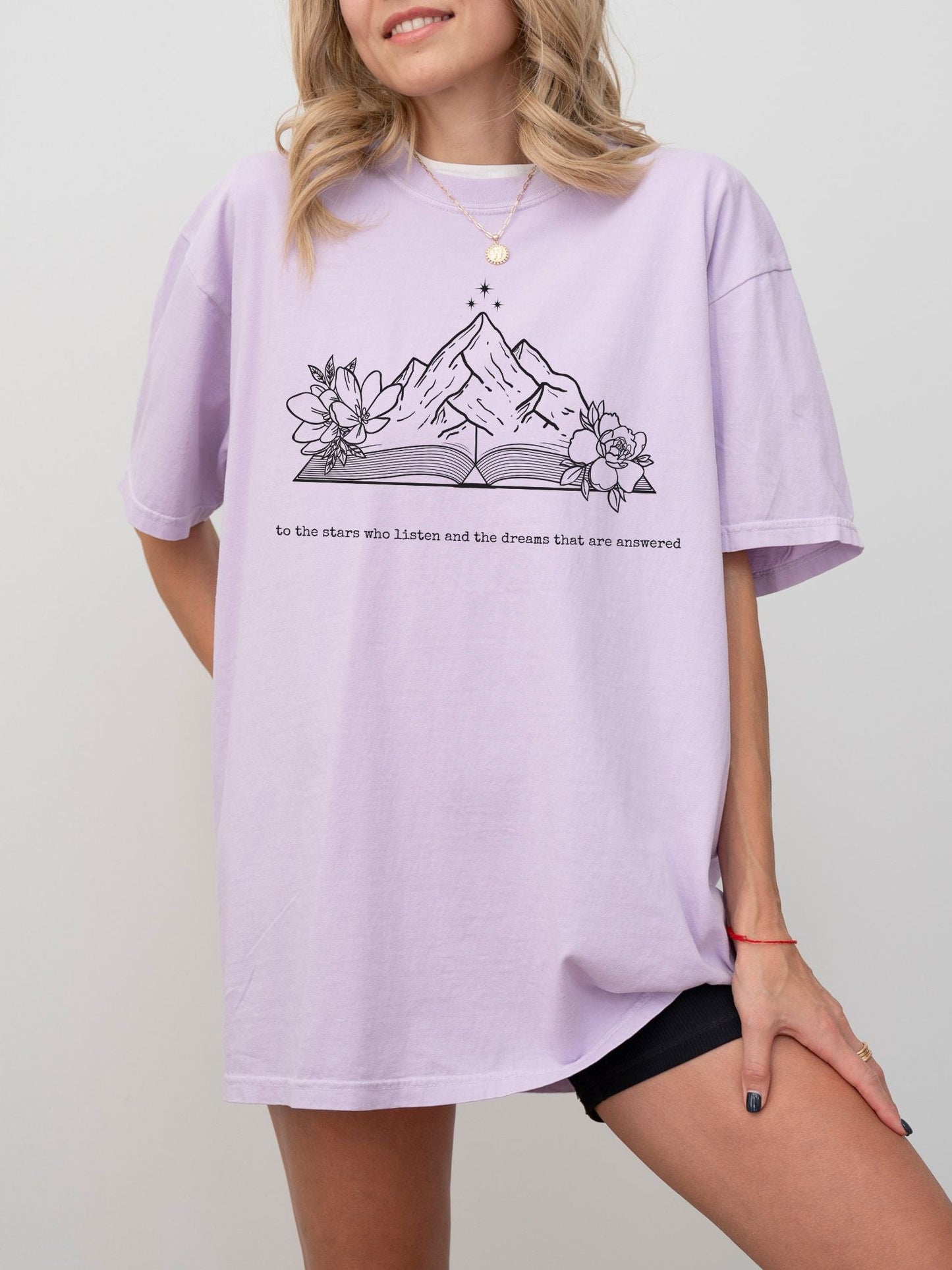 To The Stars Who Listen Shirt | ACOTAR Merch - TheLibraryCloset