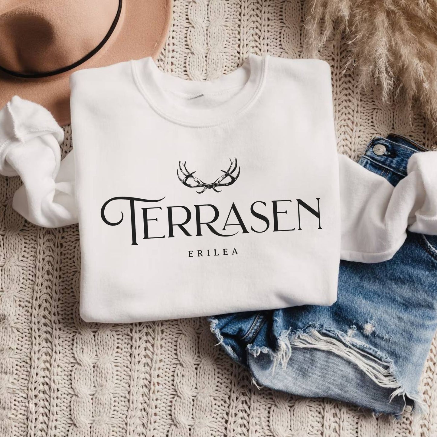 Terrasen Sweatshirt | Throne of Glass Merch - TheLibraryCloset